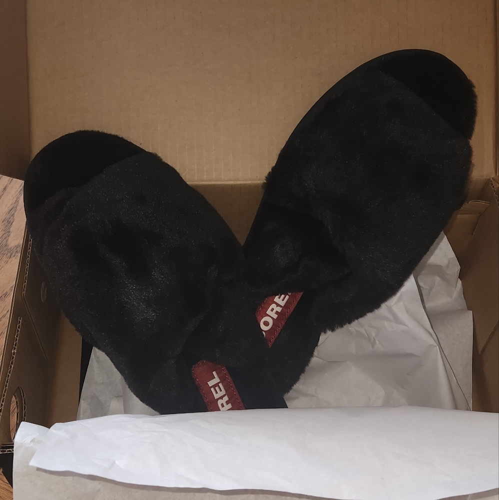 SOREL slippers New in Box Size 9